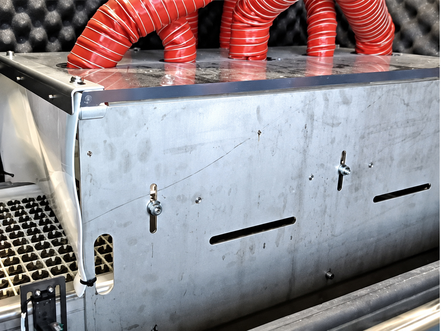 DC-40 drying enclosure and air ducts